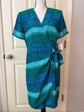 Vintage NWT Adrianna Papell Green and Blue Pattern 100% Silk Wrap Dress Size 10P